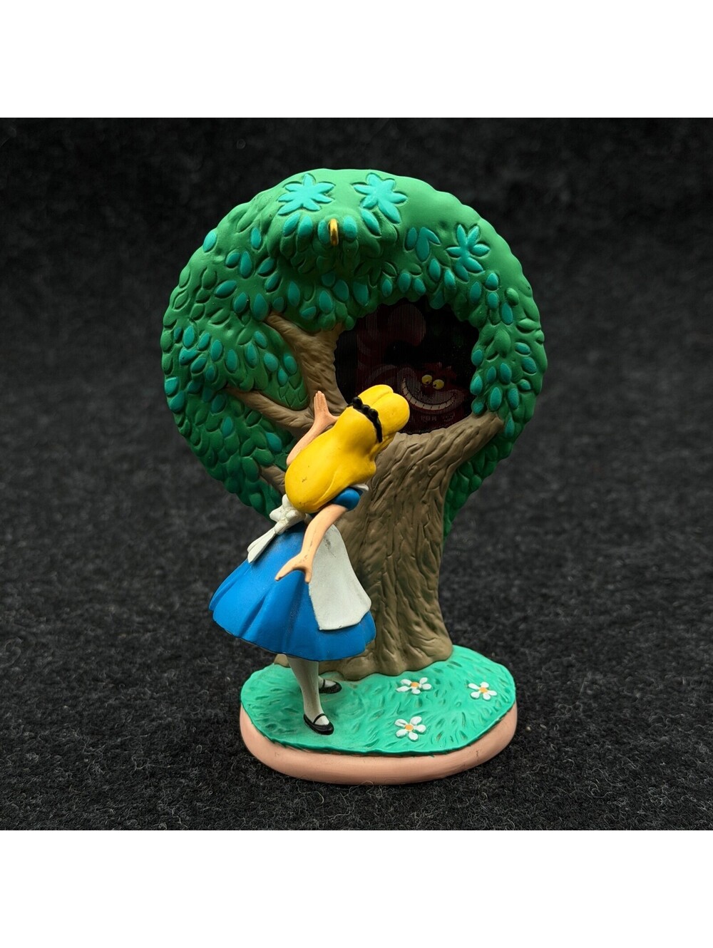 Hallmark 2000 Disney Alice Meets The Cheshire Cat Alice In Wonderland Ornament